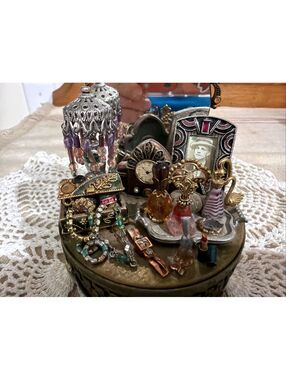 Sweet Romance Miniature Ladies Dressing Table Trinket Box Jewels Makeup Perfume